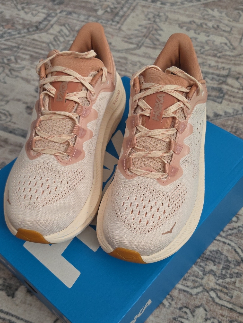 New Hoka Kawana2 Women’s 8.5 Peachy Cream Running Shoes Lightweight Comfort